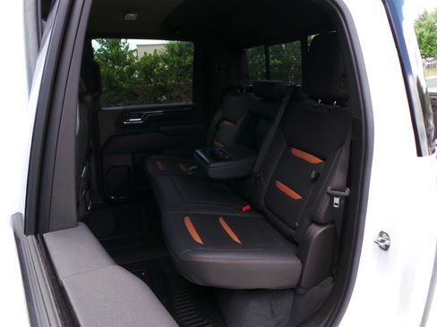 Used 2024 GMC Sierra 2500 AT4 w/ AT4 Premium Plus Package AWD/4WD image 18