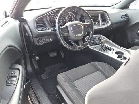 Used 2019 Dodge Challenger SXT RWD image 11