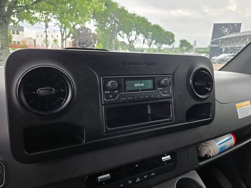 Used 2025 Mercedes-Benz Sprinter 2500 image 6