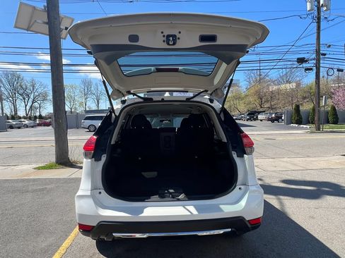 Used 2017 Nissan Rogue SV AWD/4WD image 9