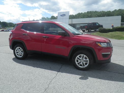 Used 2018 Jeep Compass Sport w/ Tech Group image 7