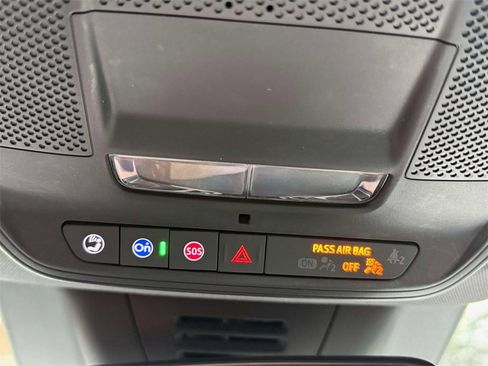 Used 2025 Chevrolet Equinox EV LT image 26