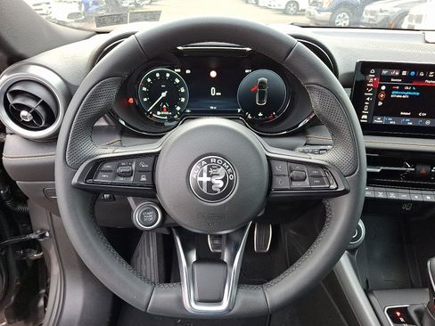 New 2025 Alfa Romeo Tonale image 17