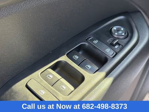 Used 2025 Hyundai Venue Limited image 21