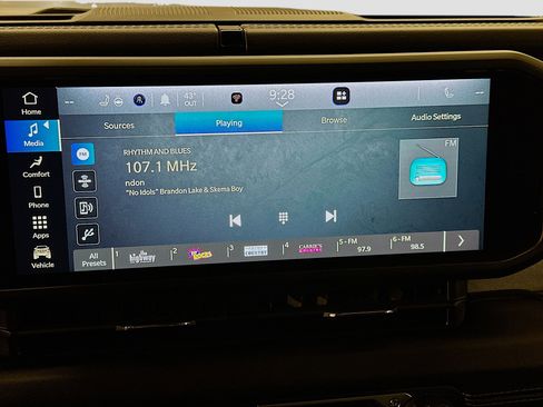 Used 2025 Jeep Wrangler Sahara image 21