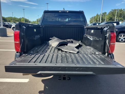 Used 2024 Toyota Tacoma SR5 AWD/4WD image 10