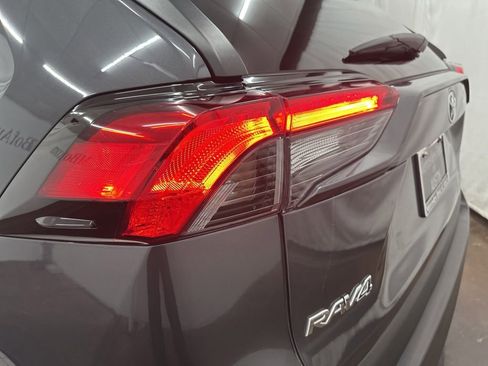 Used 2020 Toyota RAV4 XLE Premium FWD image 12