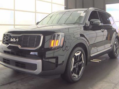Used 2024 Kia Telluride S w/ S Sunroof Package