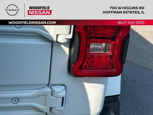 Used 2023 Jeep Wrangler Unlimited Sahara w/ Cold Weather Group AWD/4WD image 16
