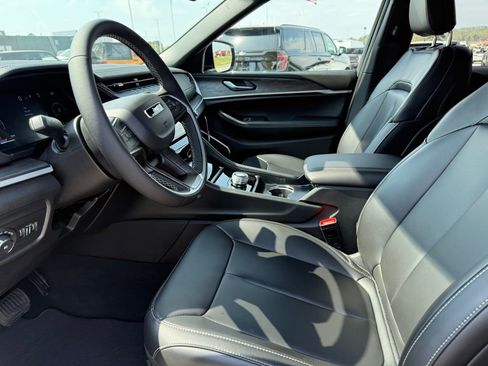 New 2026 Jeep Grand Cherokee L Limited w/ Limited Altitude Package RWD image 10