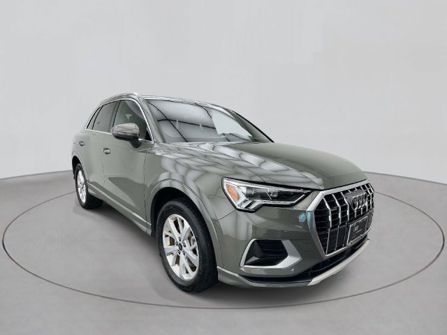 Used 2023 Audi Q3 2.0T Premium w/ Convenience Package AWD/4WD image 4
