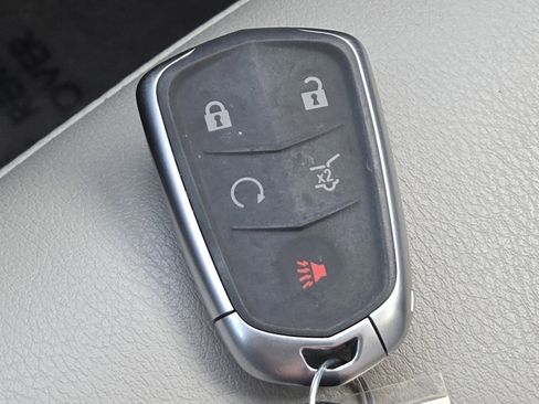 Used 2022 Cadillac XT4 Luxury w/ Cold Weather Package image 33