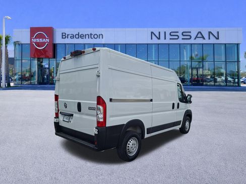 Used 2025 RAM ProMaster 2500 w/ Convenience Group FWD image 5