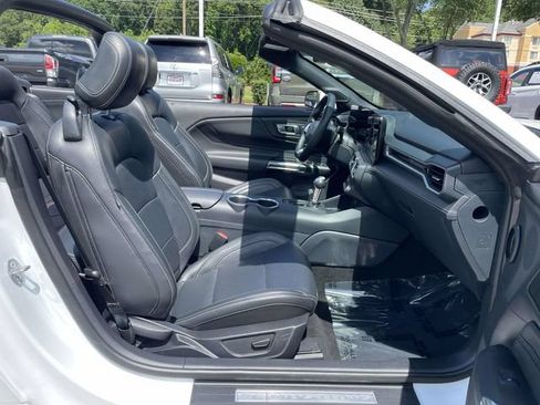 Used 2025 Ford Mustang Premium RWD image 25