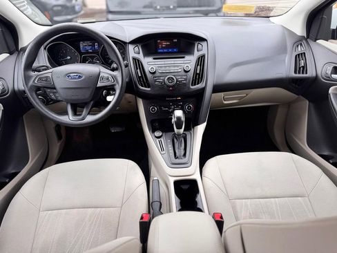 Used 2015 Ford Focus SE FWD image 12