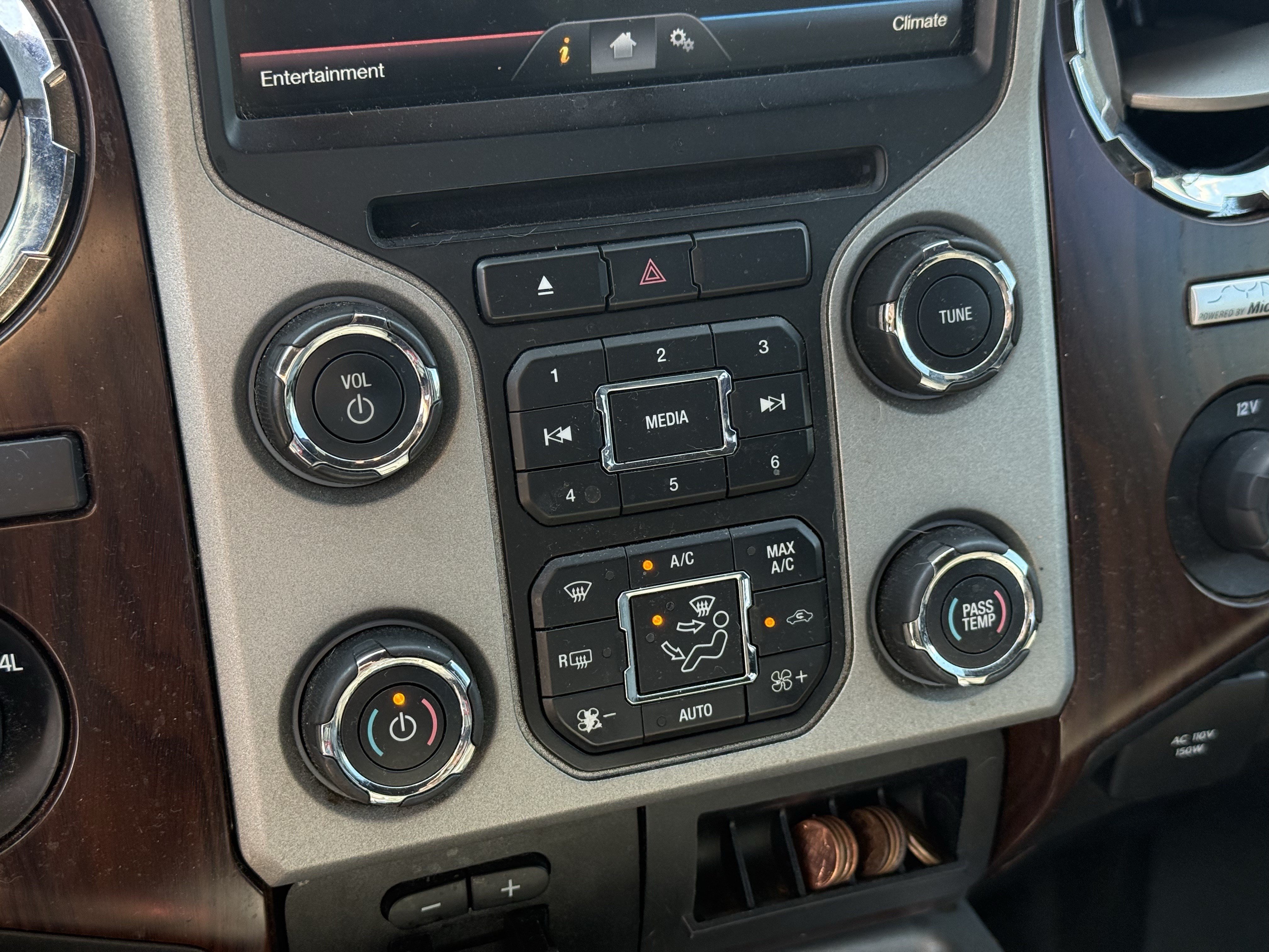 Used 2015 Ford F250 Lariat w/ Lariat Interior Package AWD/4WD image 22