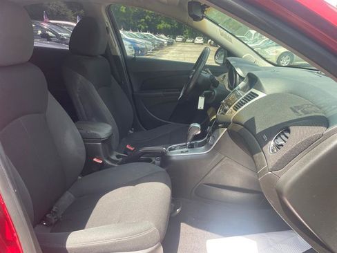 Used 2011 Chevrolet Cruze LT FWD image 12