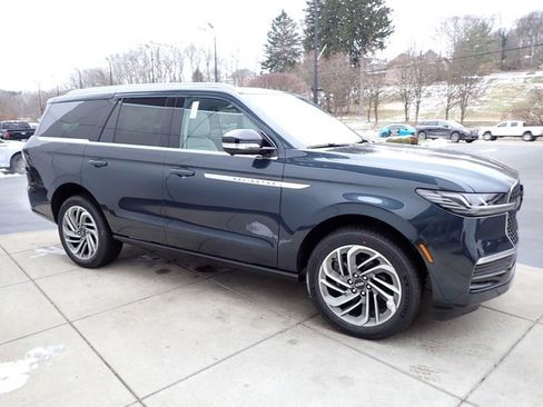 New 2025 Lincoln Navigator Reserve image 14