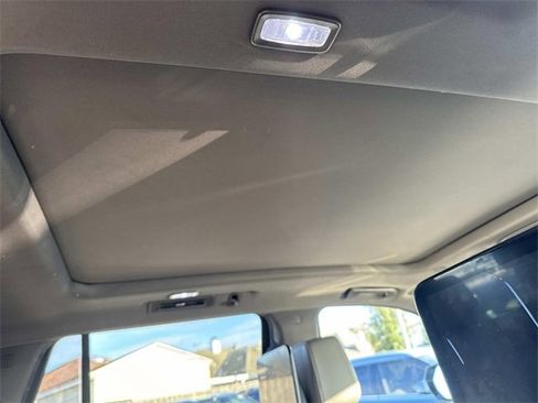 Used 2023 Chevrolet Tahoe Z71 w/ Luxury Package image 13