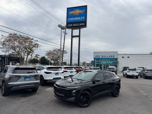 New 2026 Chevrolet Trax ACTIV w/ Driver Confidence Package image 1