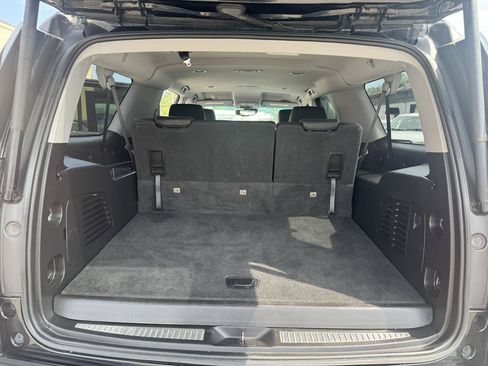 Used 2019 Chevrolet Suburban LT AWD/4WD image 27