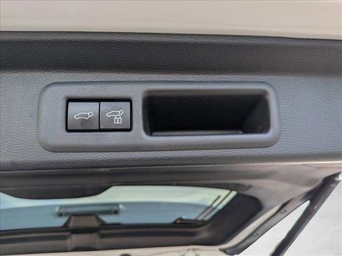 Used 2023 Toyota Sequoia Platinum AWD/4WD image 7