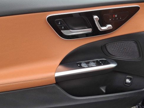 Used 2023 Mercedes-Benz C 300 C 300 image 9