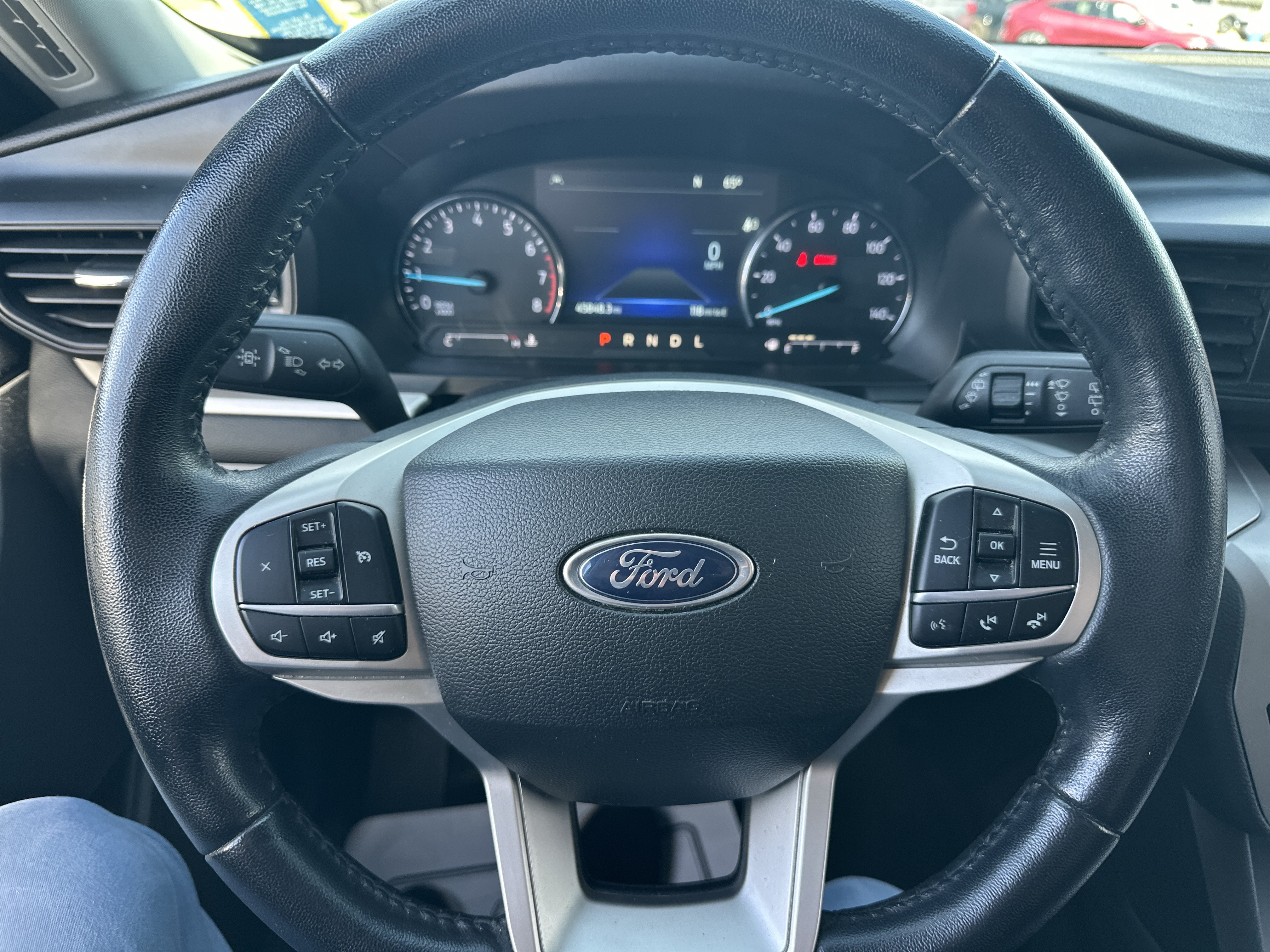 Used 2023 Ford Explorer XLT AWD/4WD image 3