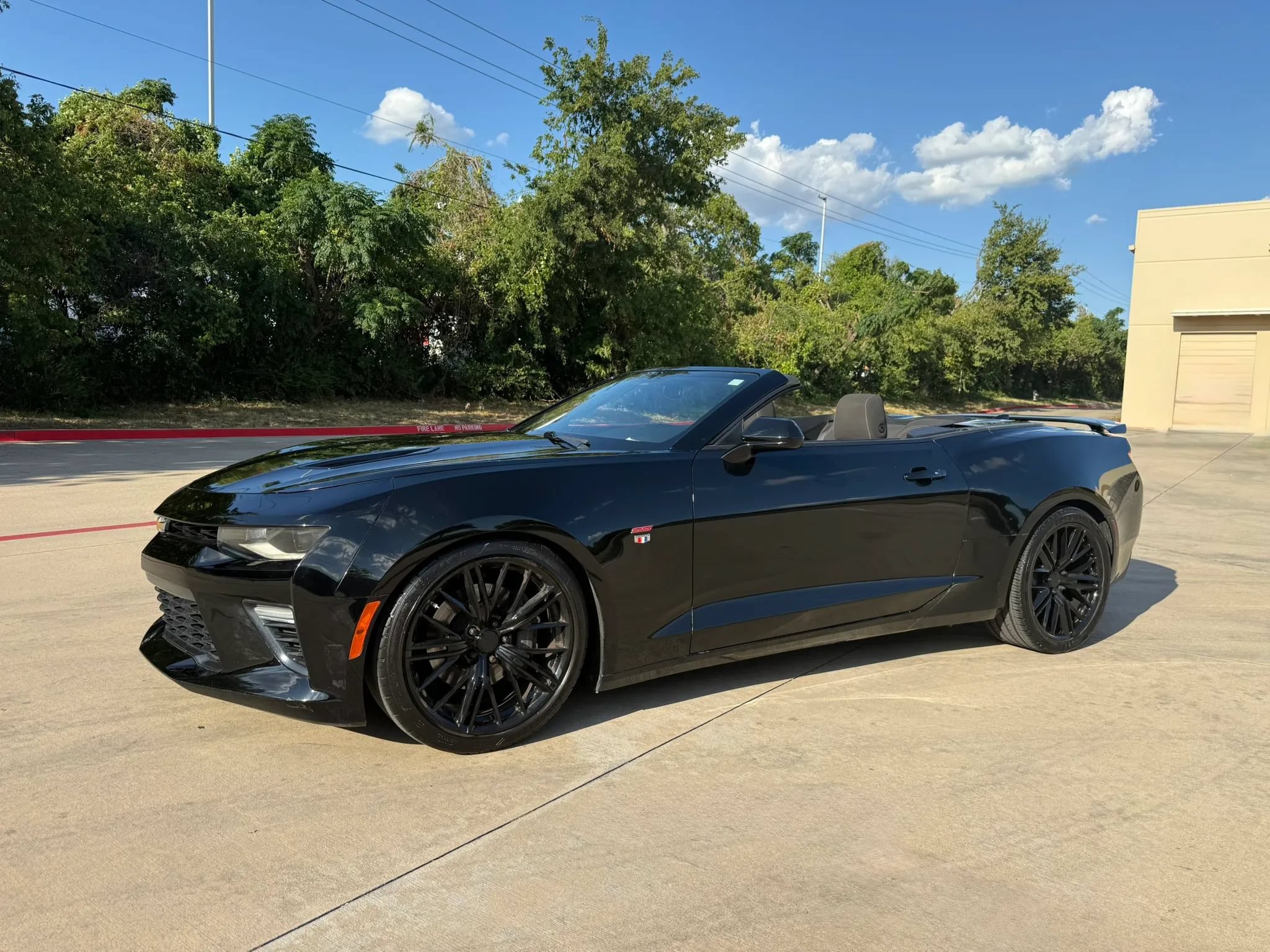 Used 2018 Chevrolet Camaro SS RWD image 3