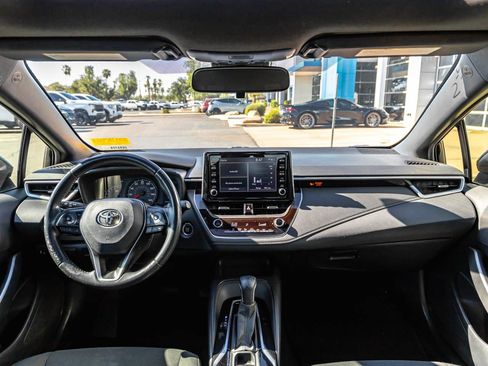 Used 2020 Toyota Corolla SE w/ SE Premium Package FWD image 9