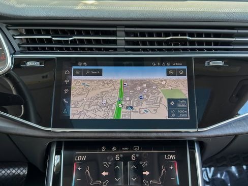 Used 2025 Audi Q8 Premium Plus image 31