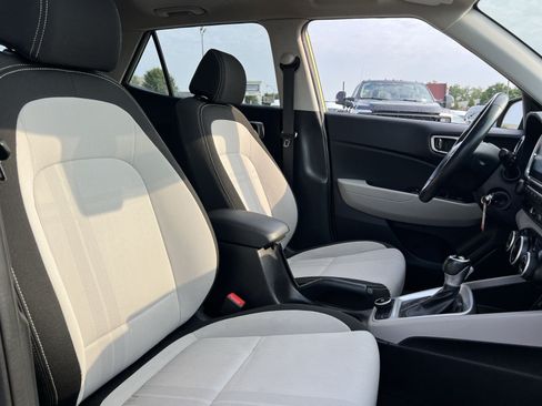 Used 2022 Hyundai Venue SEL FWD image 34