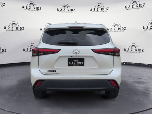 Used 2020 Toyota Highlander L FWD image 5