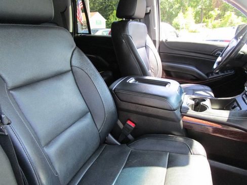 Used 2018 GMC Yukon SLT image 16