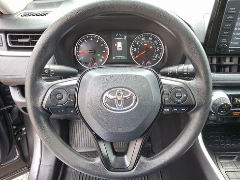 Used 2022 Toyota RAV4 XLE w/ Convenience Package image 19
