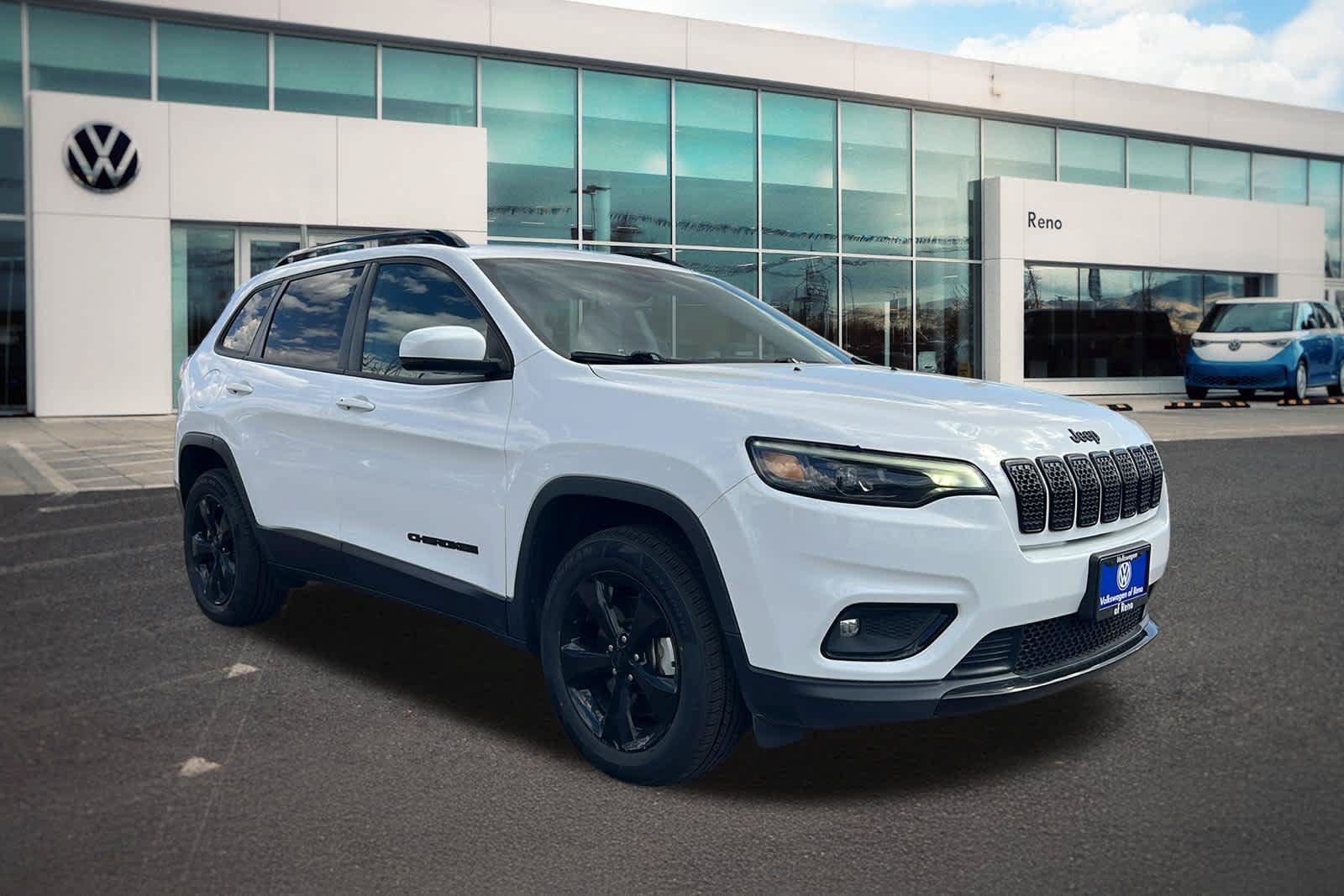 Used 2020 Jeep Cherokee Latitude Plus AWD/4WD image 3