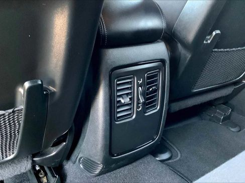 Used 2024 Dodge Durango SXT w/ 3rd Row Seating Group image 66