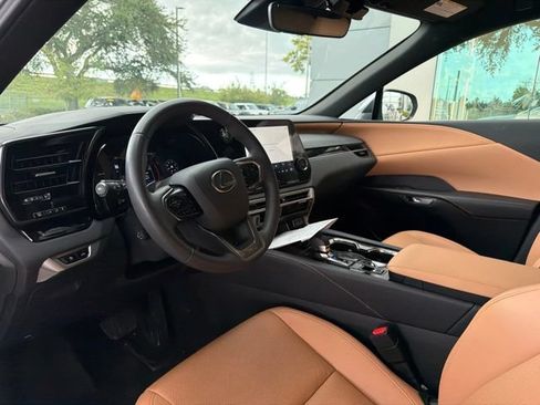 Used 2025 Lexus RX 350 FWD w/ Technology Package image 6
