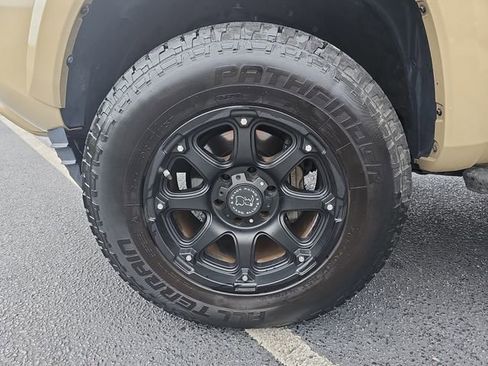Used 2019 Toyota Tacoma TRD Sport RWD image 33