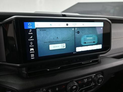 Used 2024 Jeep Gladiator Sport AWD/4WD image 19