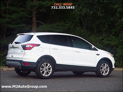 Used 2017 Ford Escape SE image 4