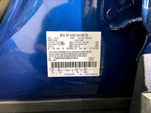 Used 2021 Ford Explorer XLT w/ Equipment Group 202A AWD/4WD image 36