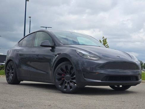 Used 2024 Tesla Model Y Performance AWD/4WD image 1