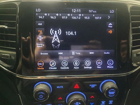 Used 2020 Jeep Grand Cherokee Altitude AWD/4WD image 25