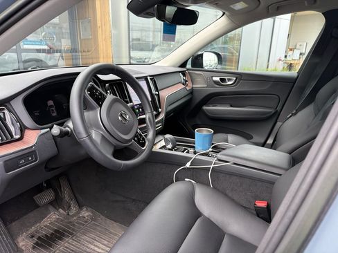 Used 2023 Volvo XC60 T8 Plus w/ Climate Package AWD/4WD image 8