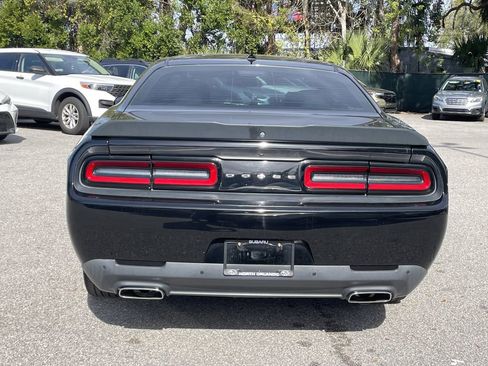 Used 2018 Dodge Challenger SXT Plus image 4
