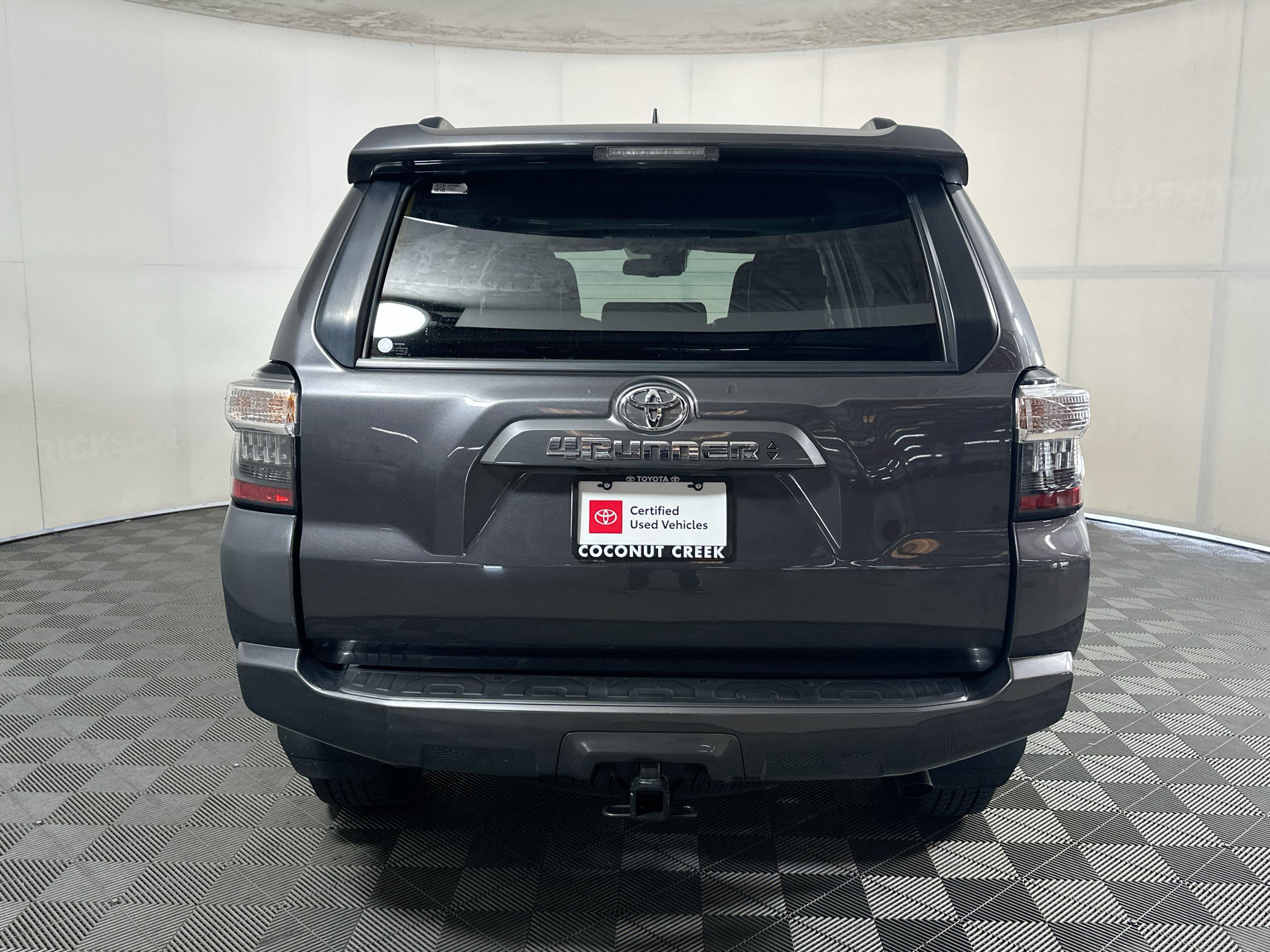 Used 2023 Toyota 4Runner SR5 Premium w/ Moonroof Package RWD image 4