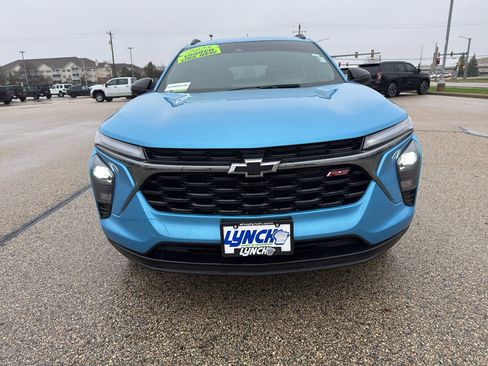 Used 2025 Chevrolet Trax RS w/ Sunroof Package image 8