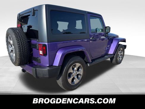 Used 2017 Jeep Wrangler Sahara w/ Connectivity Group AWD/4WD image 3