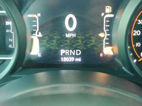 Used 2025 Jeep Wrangler Unlimited Rubicon image 34